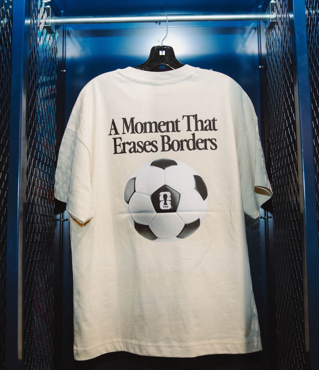 FIFA WORLD CUP A MOMENT THAT ERASES BOARDERS HEAVY WEIGHT TEE