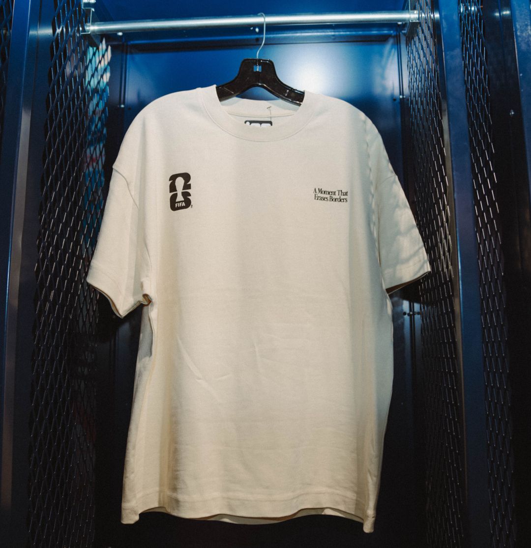 FIFA WORLD CUP A MOMENT THAT ERASES BOARDERS HEAVY WEIGHT TEE